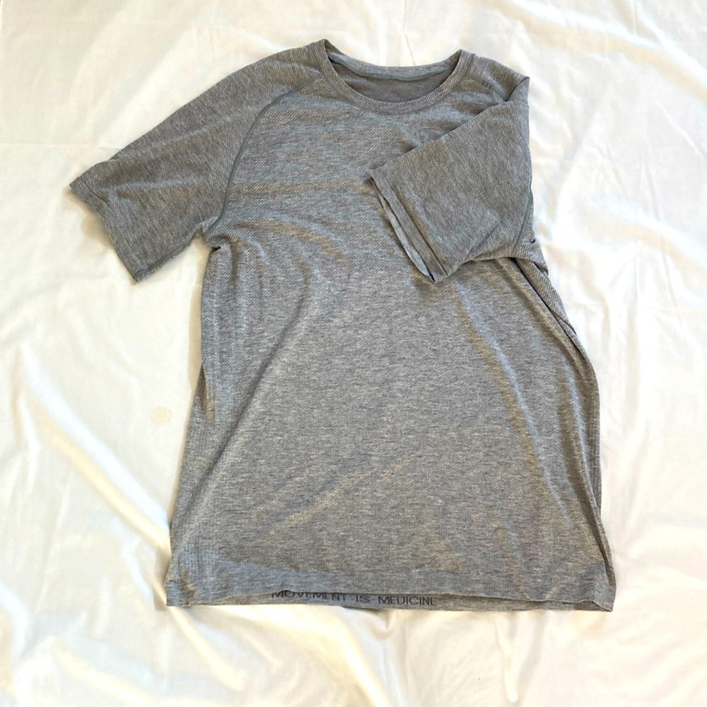Lululemon metal vent T shirt Regular fit